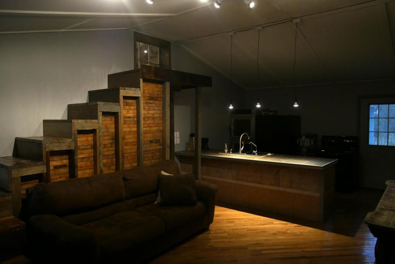 Lost River Hostel Френч Лик Екстериор снимка